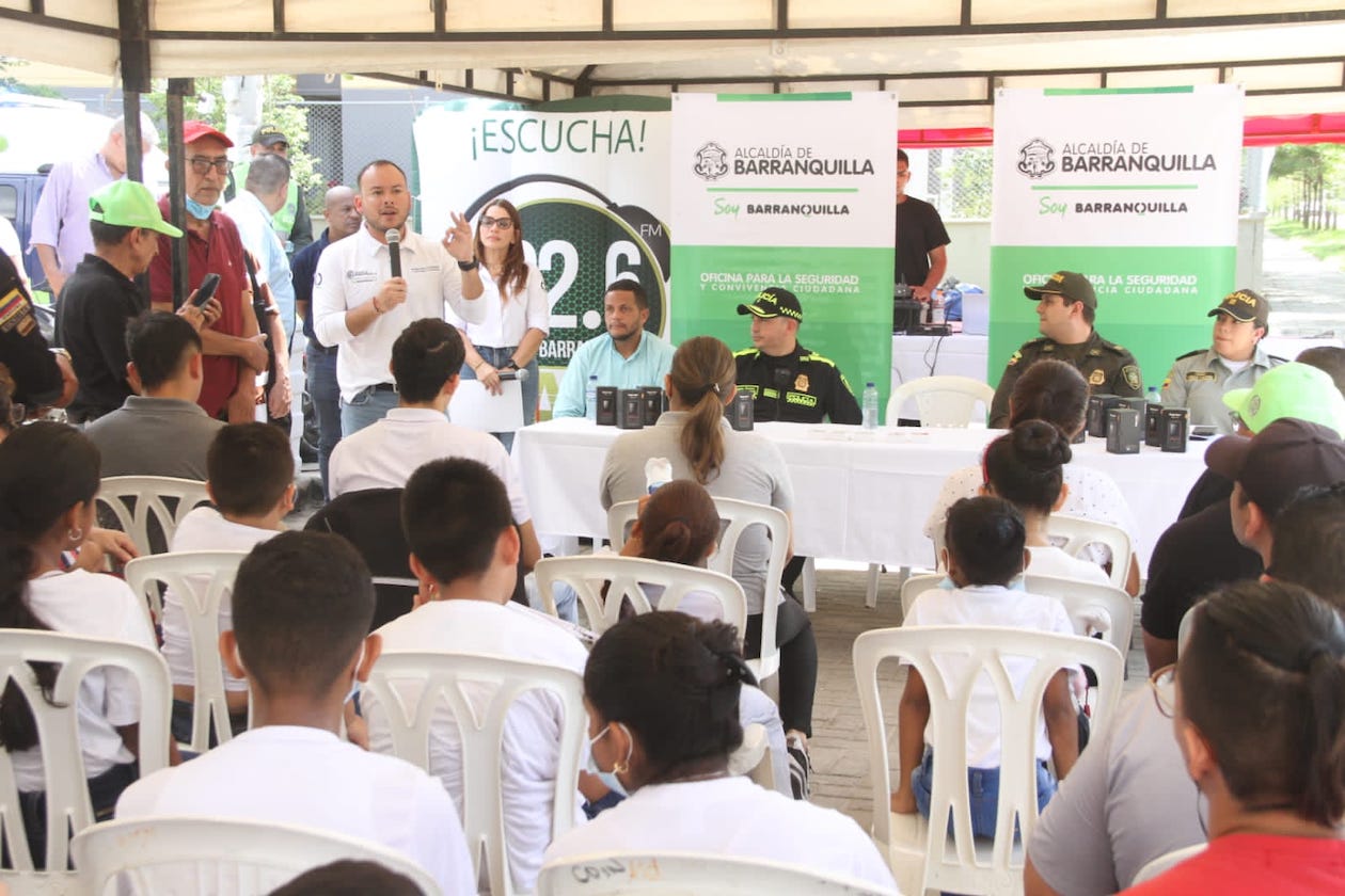 Reunión con la comunidad de Caribe Verde.