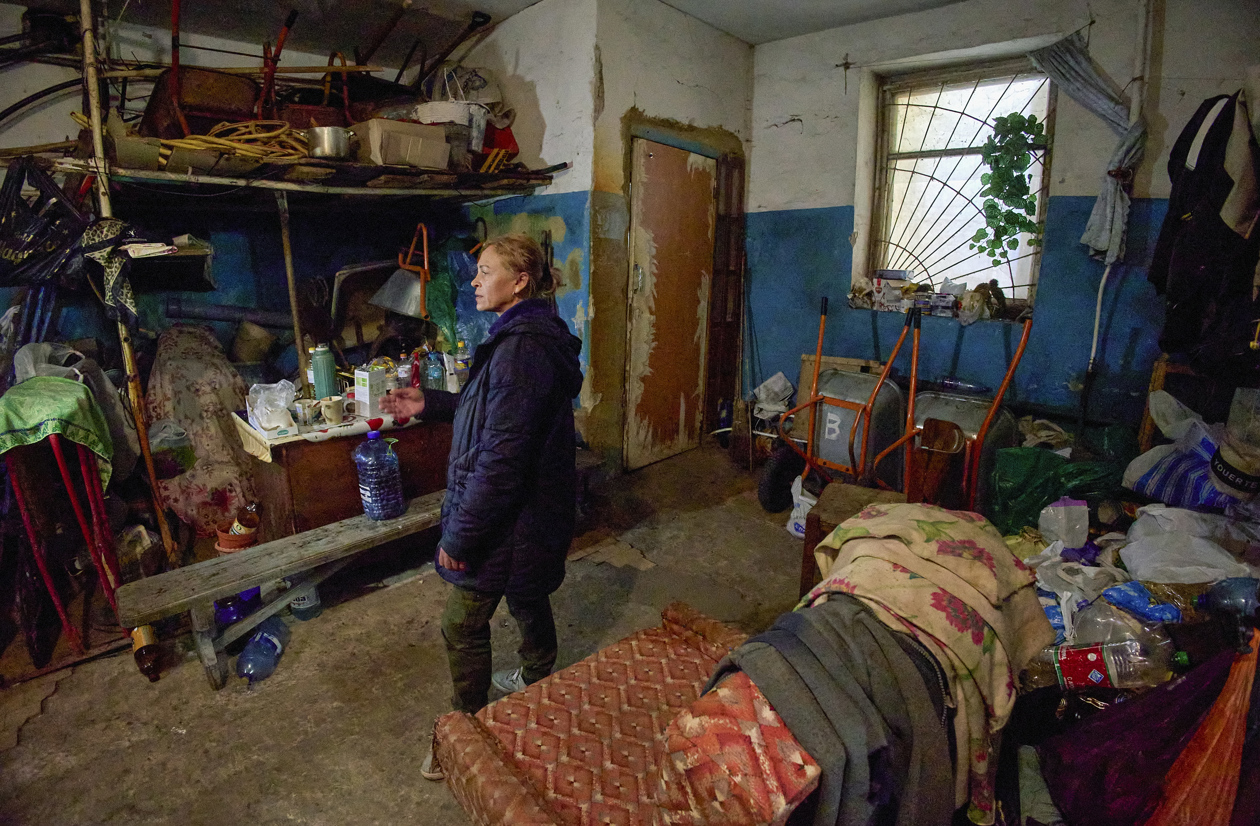 Habitantes de la ciudad recientemente recuperada de Kupiansk, en Ucrania, regresaron a sus hogares.