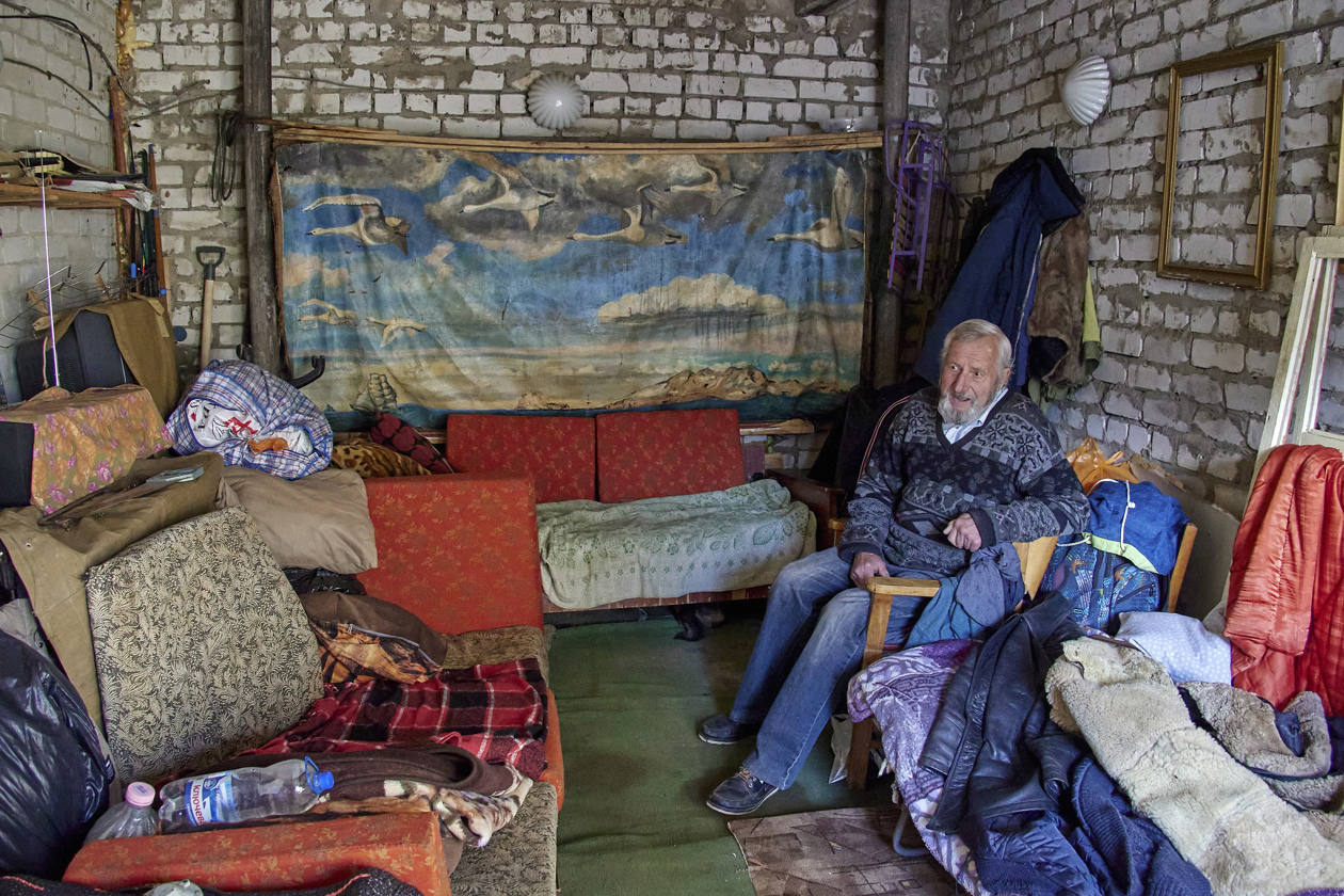 Habitantes de la ciudad recientemente recuperada de Kupiansk, en Ucrania, regresaron a sus hogares.