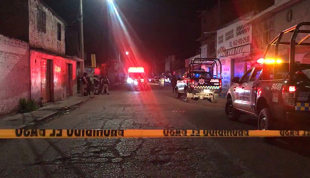 EFE Miembros de la Guardia Nacional y de la Policía rodearon la zona donde fueron asesinadas las 11 personas.