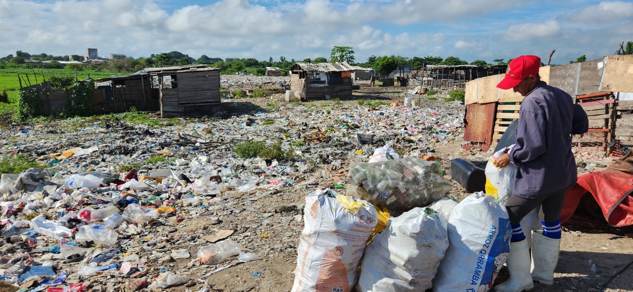 En la miseria viven en La Concepción. Las casas son de tablitas y en las calles se empozan las aguas de alcantarillas.