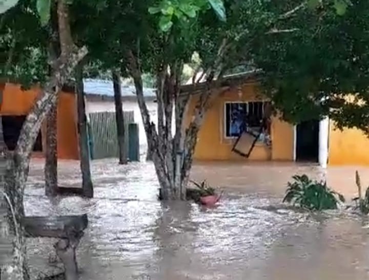 Suministrada. Emergencias por desbordamiento de arroyos en zona rural de Baranoa