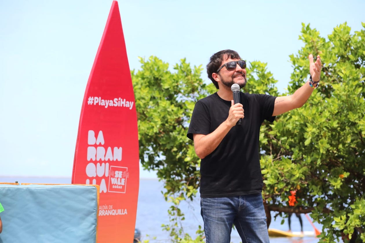 El Alcalde Jaime Pumarejo explicando los alcances del proyecto.