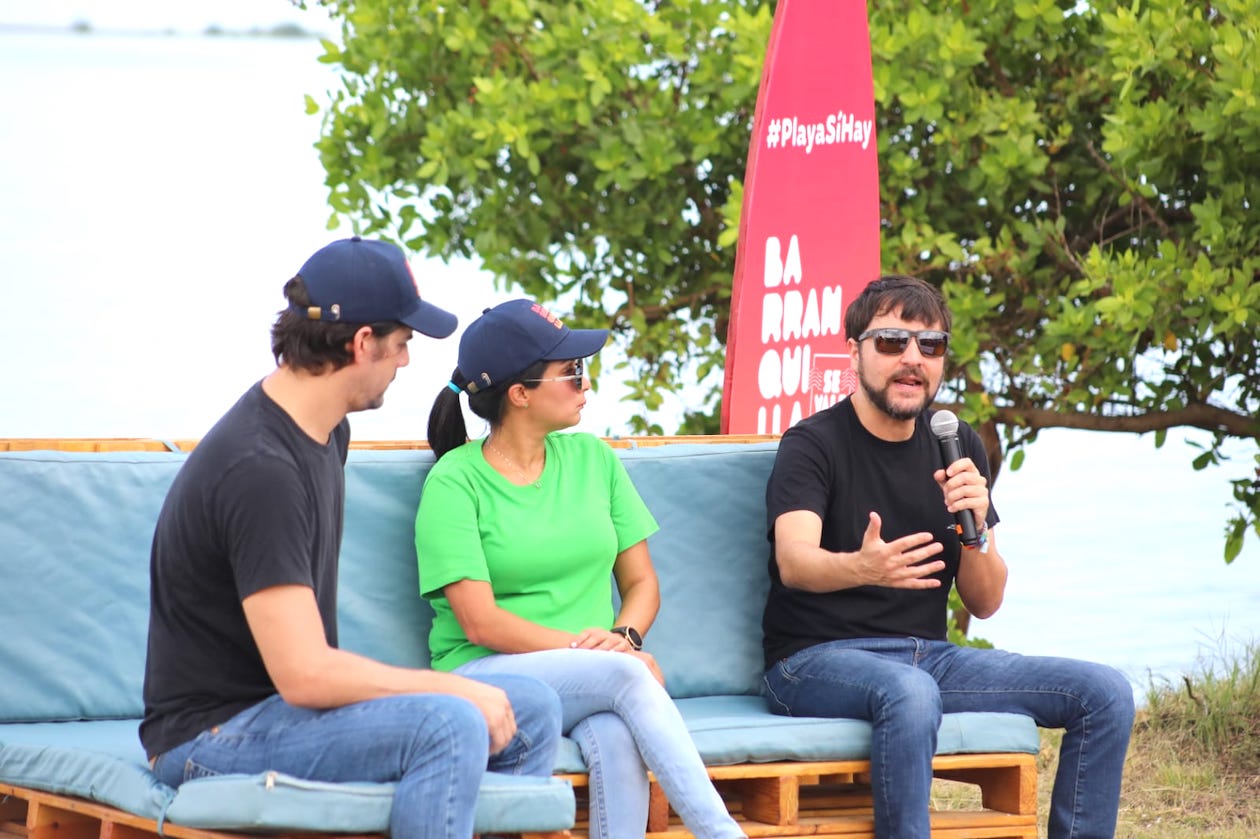 Con el lema En Barranquilla, ¡playa sí hay! el Alcalde Jaime Pumarejo emprendió el proyecto.