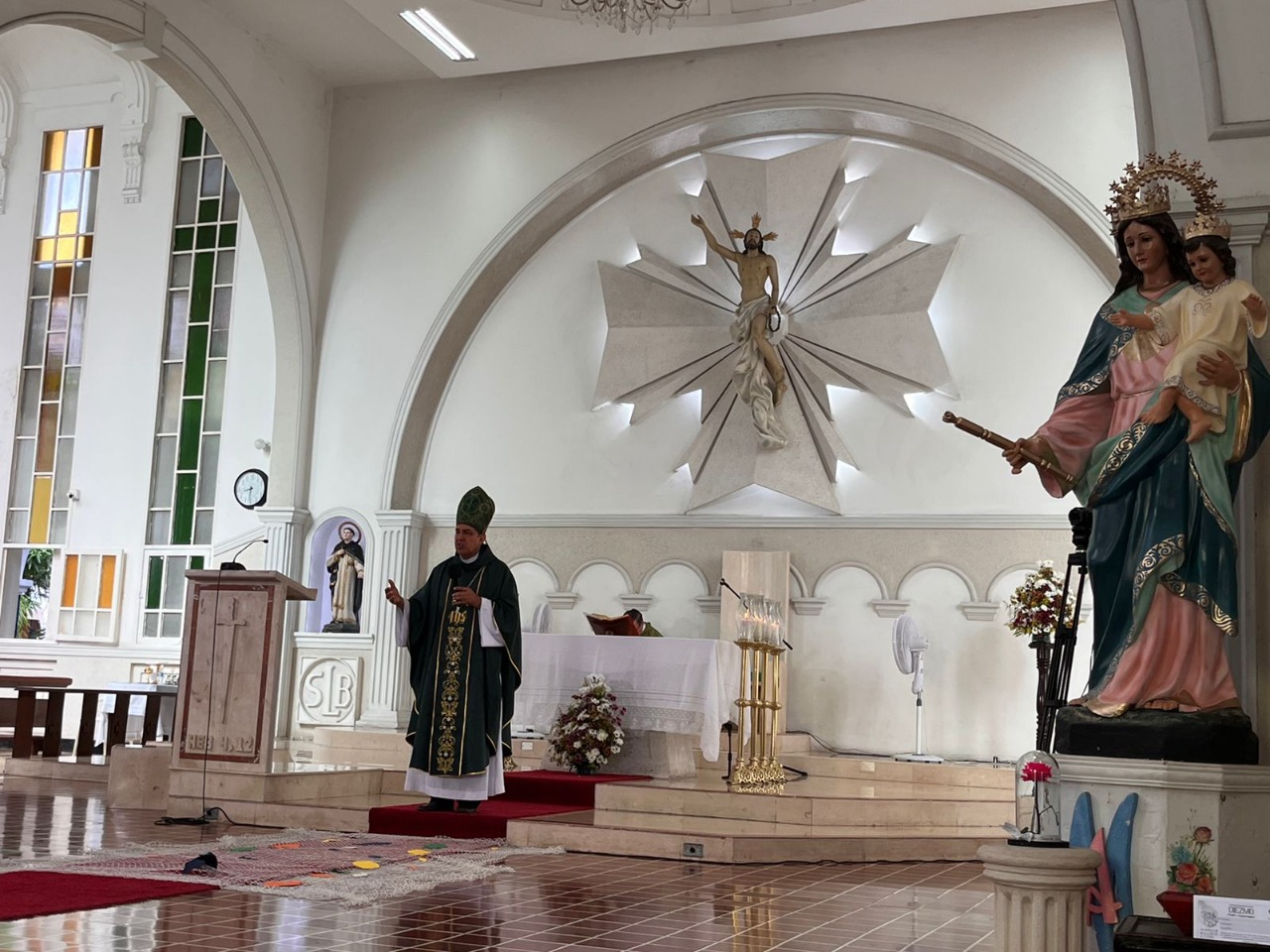 La bendición de monseñor Pablo Emiro Salas Anteliz, arzobispo de Barranquilla.