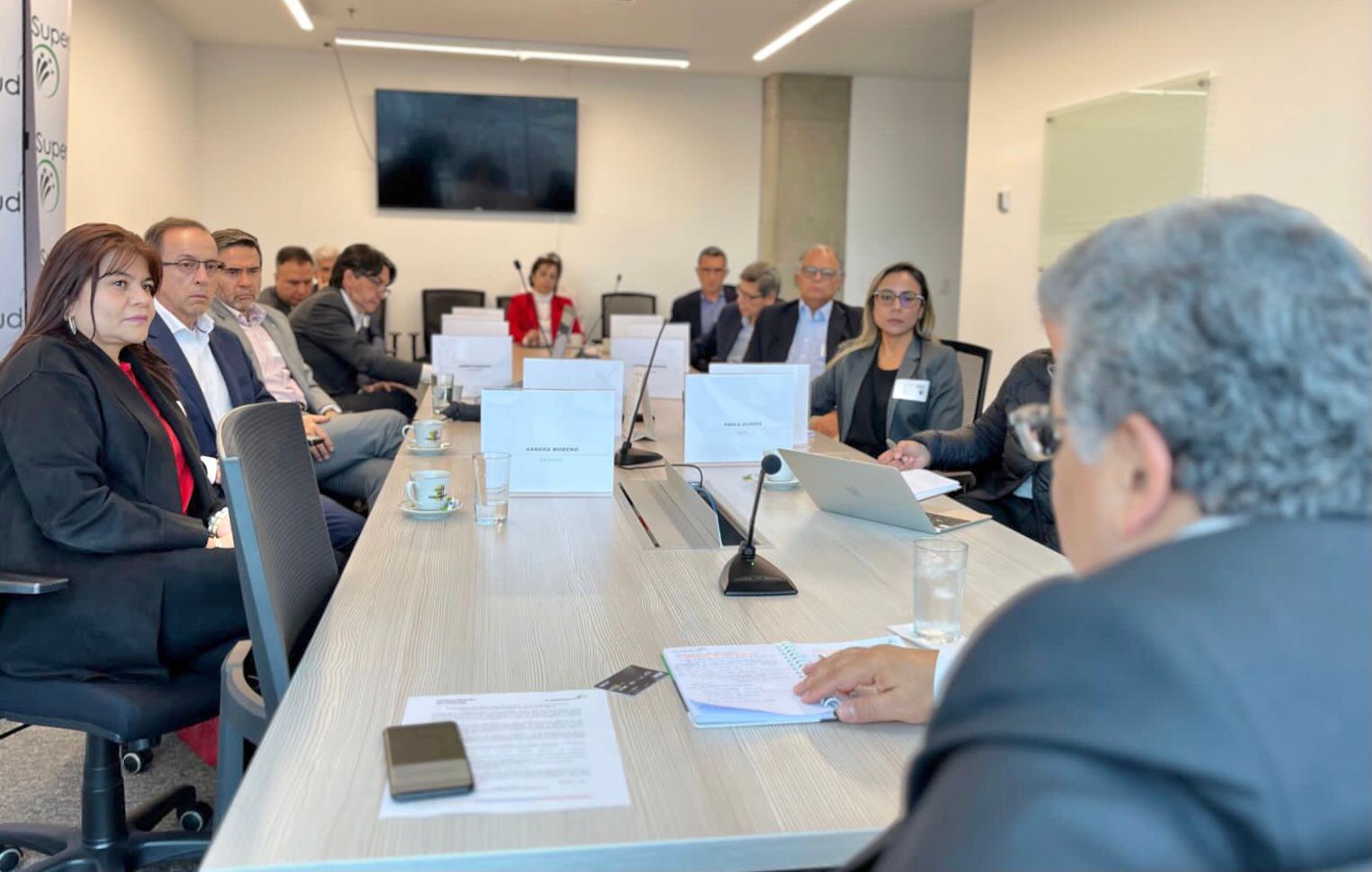 @Supersalud Ulahí Beltrán reunido con EPS del regimen contributivo