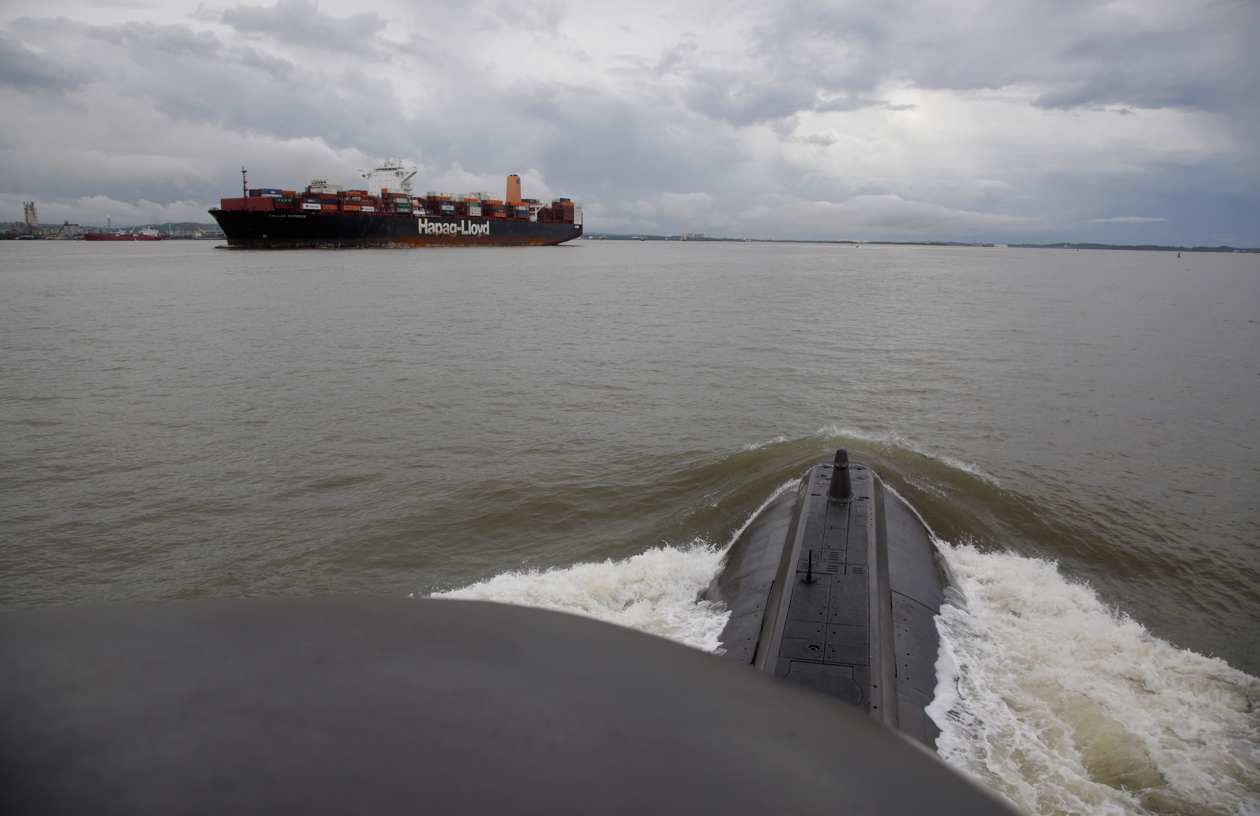 Integrantes de la Armada Nacional en el submarino ARC Pijao durante unos ejercicios de entrenamiento en Cartagena.