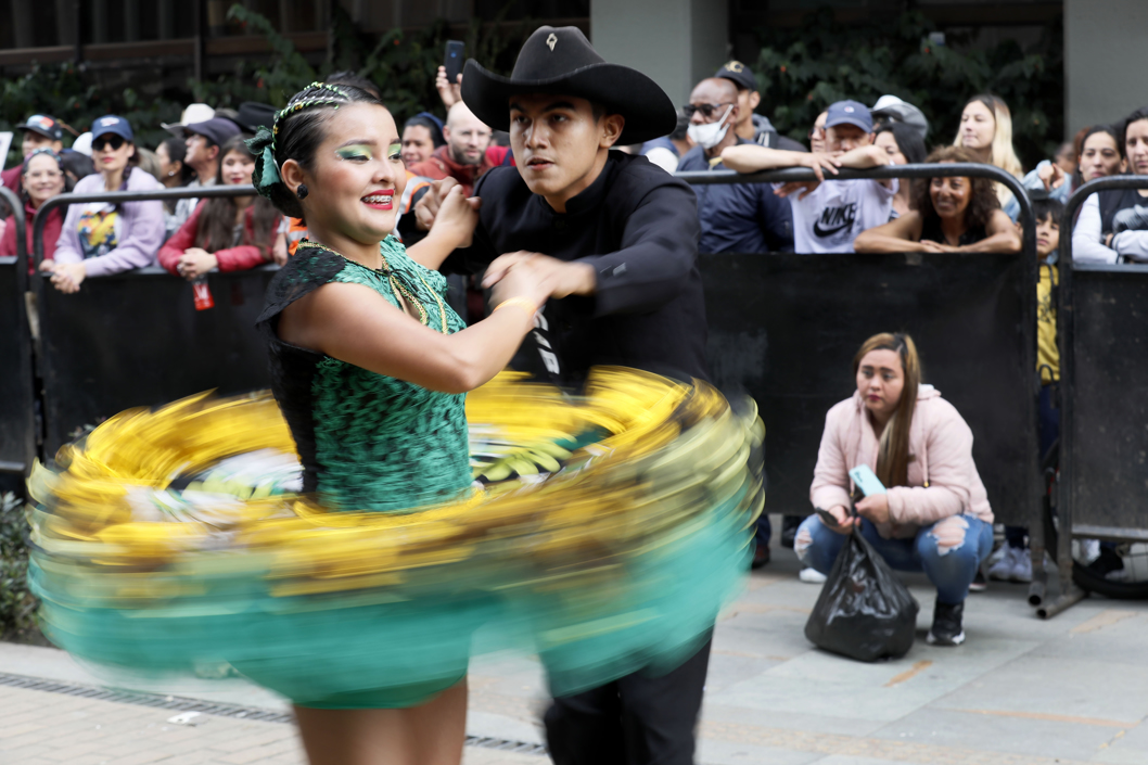 Muestra de integrantes de escuelas de baile.