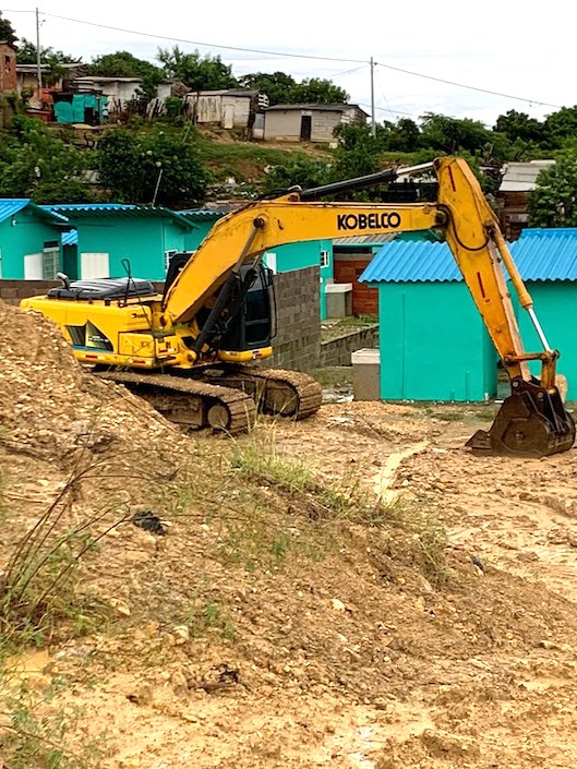 Remoción de arcilla y material suelto en el Cerro Cupino y las zonas altas de Puerto Colombia.