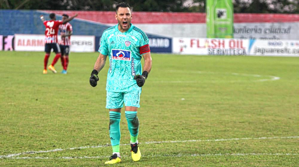 Sebastián Viera celebrando uno de los goles del Junior.