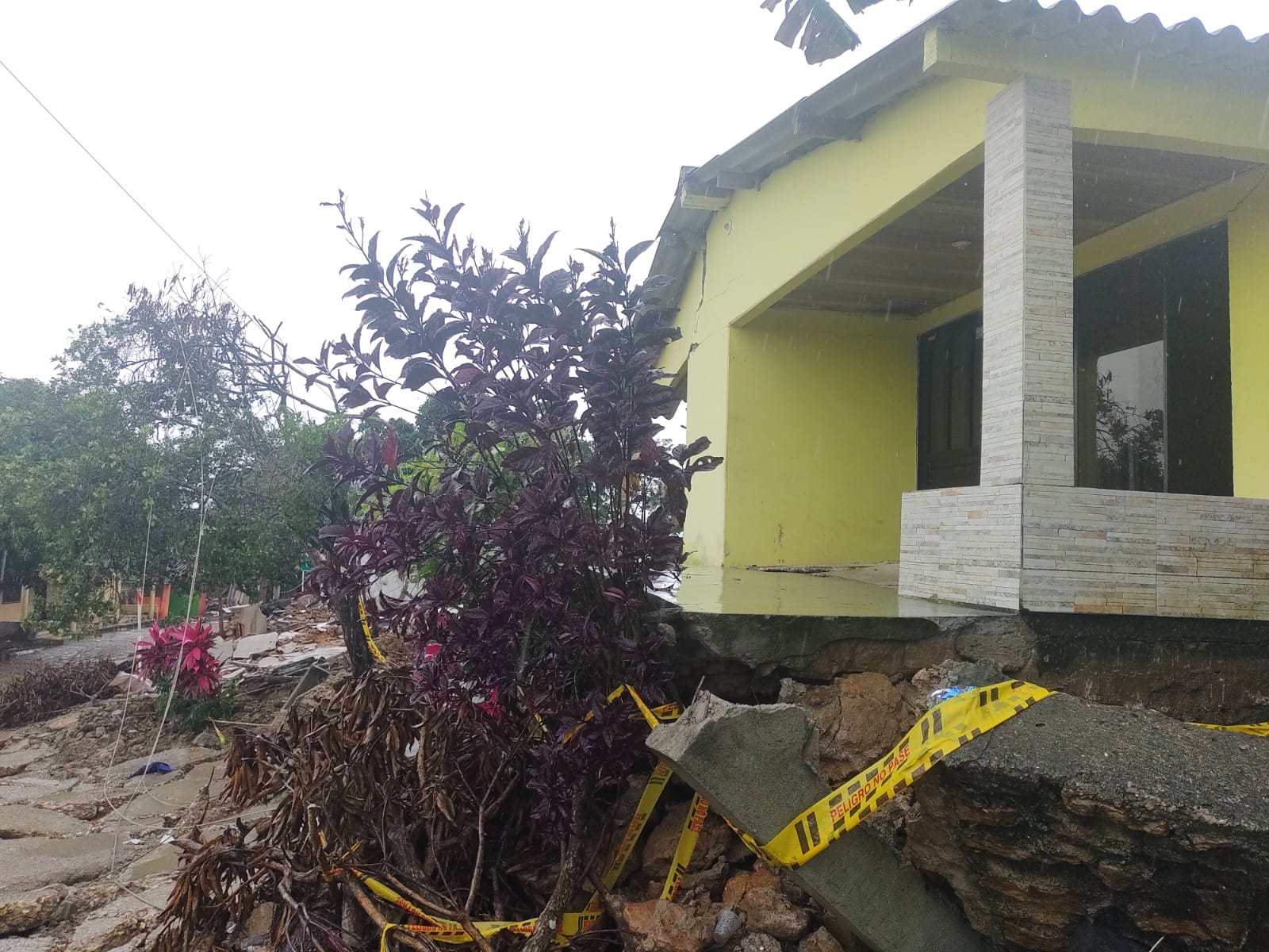 Otra vivienda en alto riesgo.