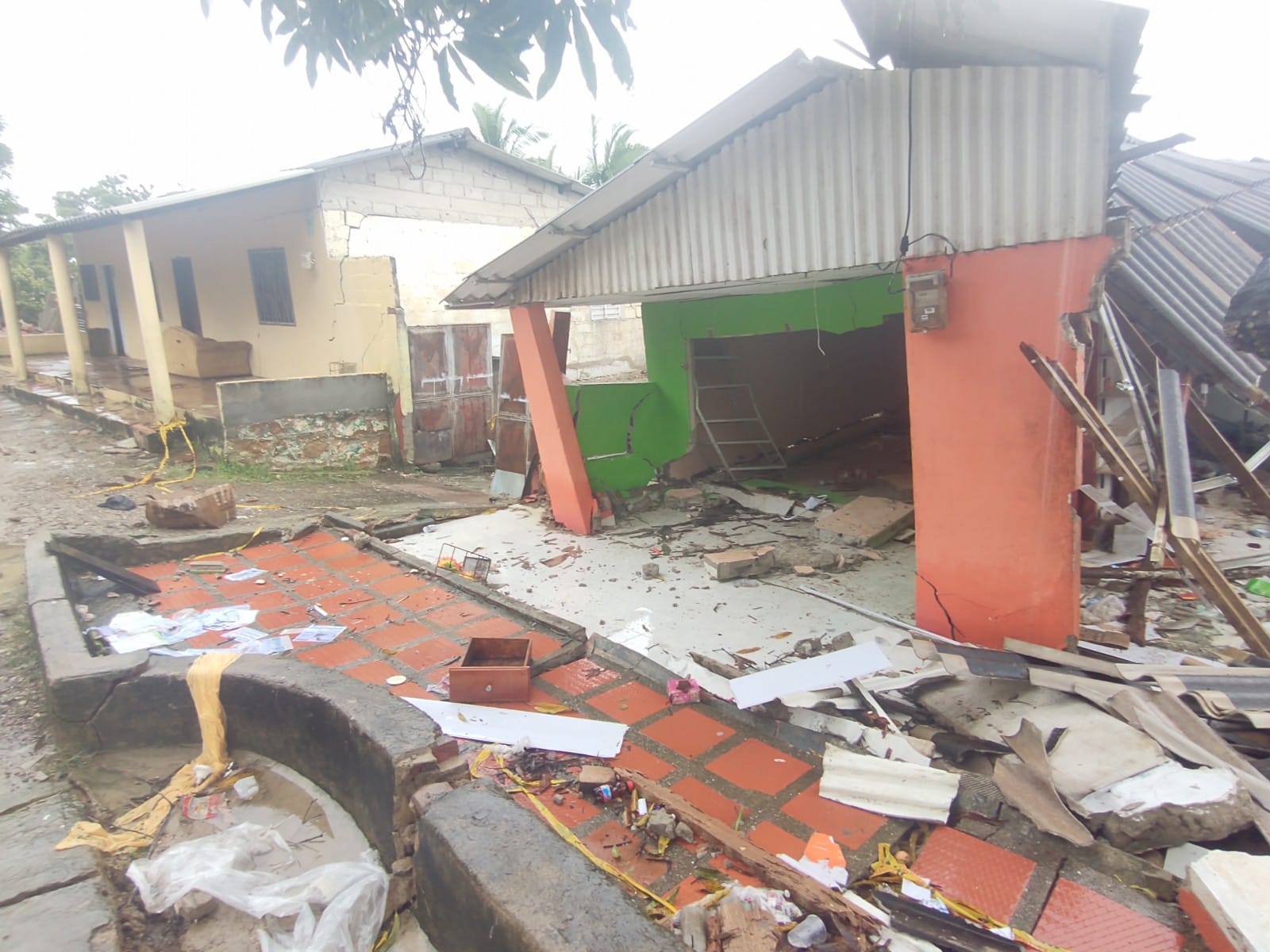 Destrozos en las viviendas.