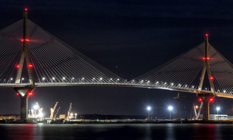 Así debería estar técnicamente iluminado el puente Pumarejo con luces de obstáculos.