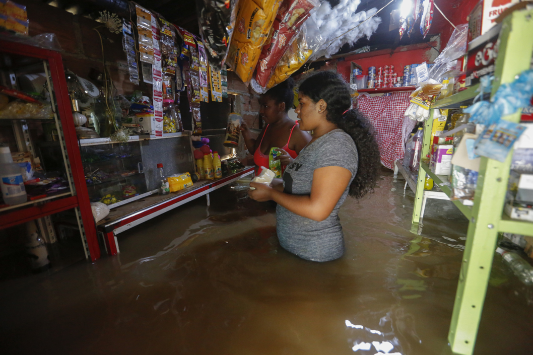 Hogares inundados en Cali.