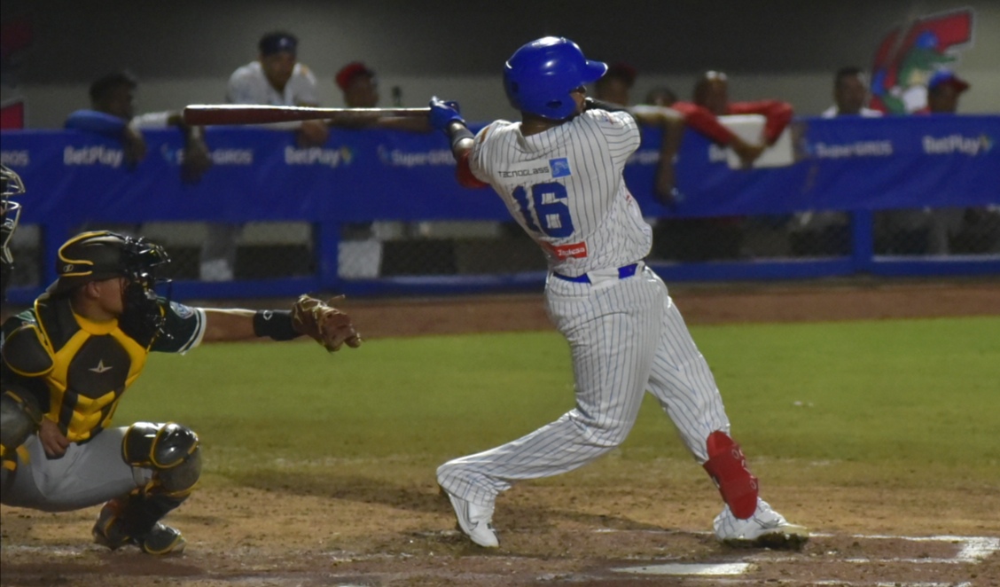 Carlos Martínez despachó cuadrangular.