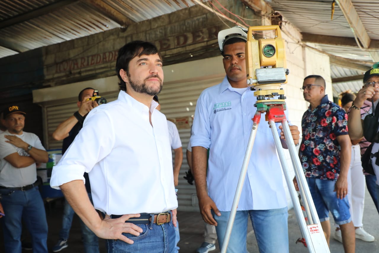 El Alcalde Jaime Pumarejo en La Magola.