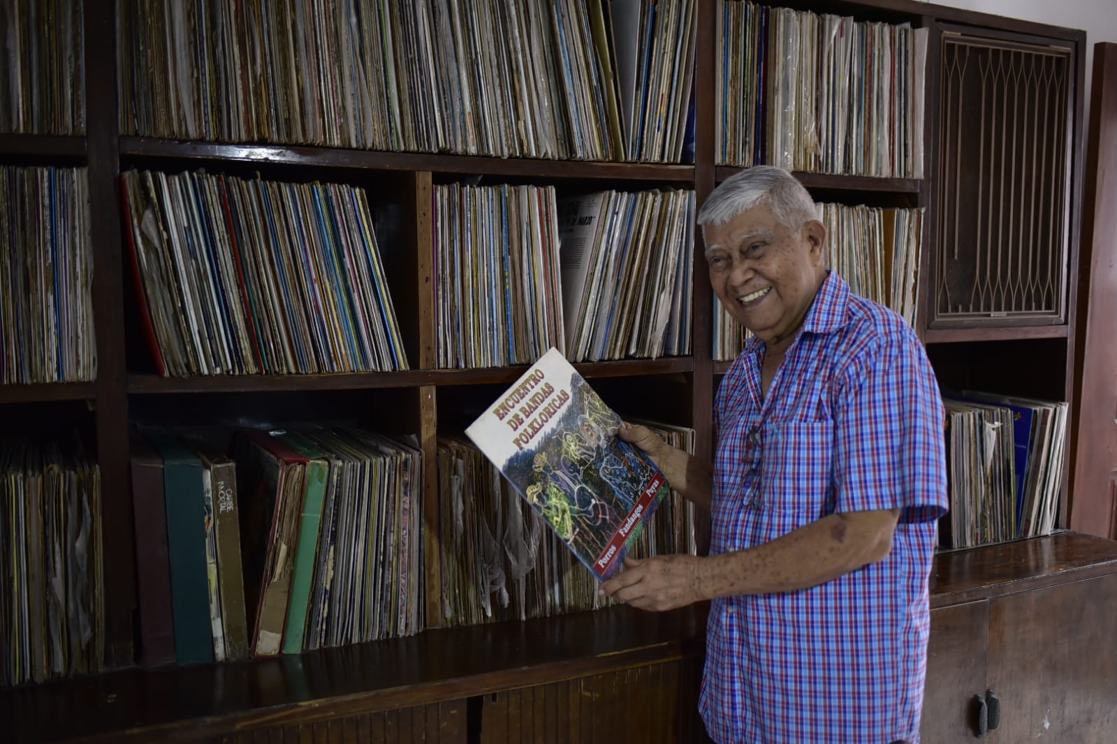 "La música es mi otra gran pasión", dice José Arcón, que tiene una valiosa colección de discos.