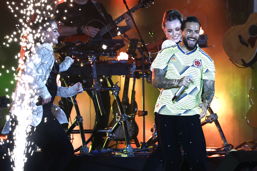 Maluma durante su actuación en la inauguración del 'FIFA fan festival' de Doha.