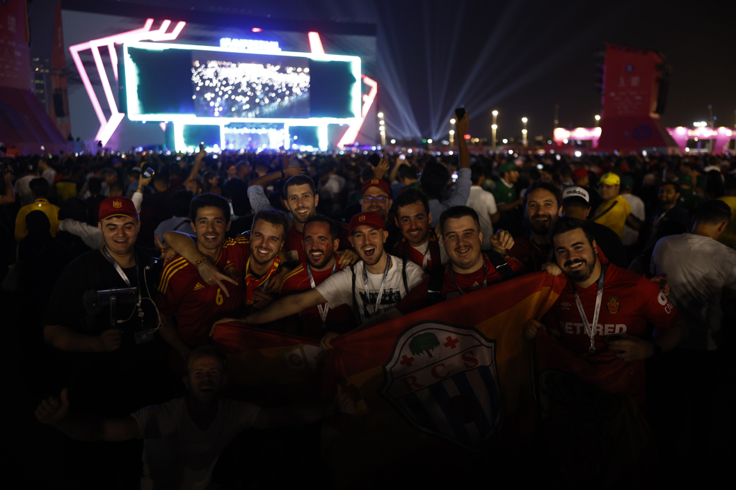 Maluma durante su actuación en la inauguración del 'FIFA fan festival' de Doha.