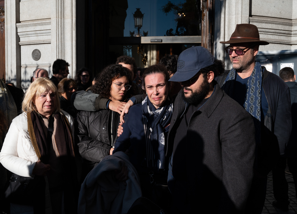 Personas despidiendo al cantautor cubano Pablo Milanés.