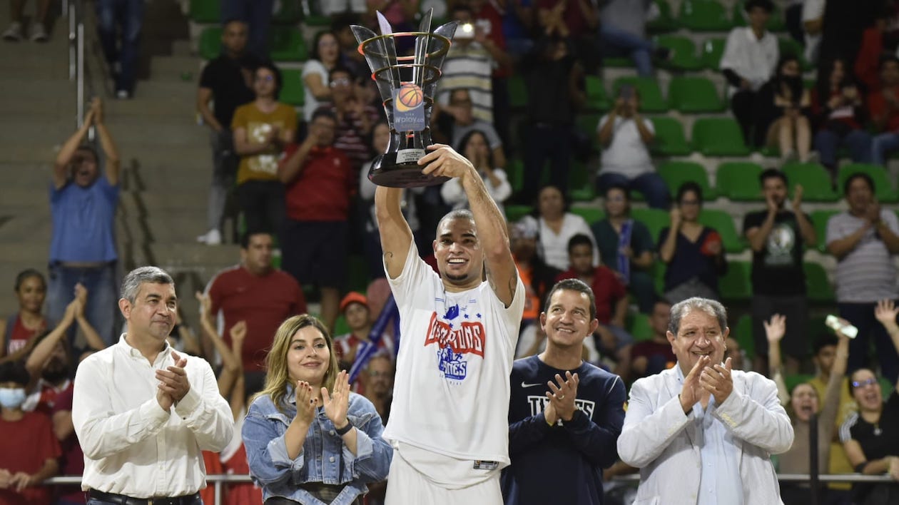 El puertorriqueño Jonathan Rodríguez, MVP de la temporada regular,