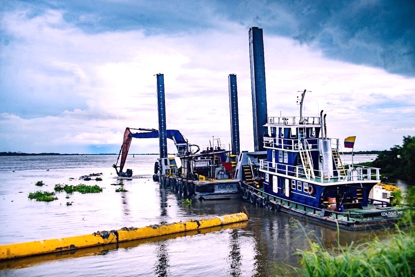 Trabajos de dragado.