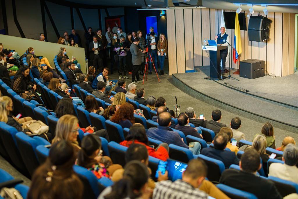 El Defensor Carlos Camargo, presenta informe de tutelas.