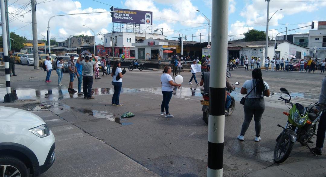 Plantón de familiares y allegados a Samara Cerpa.