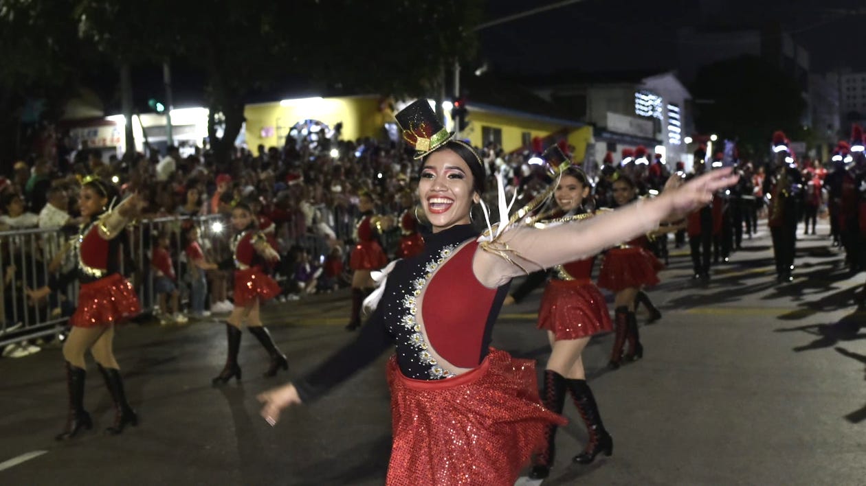 Grupo participante en el desfile.