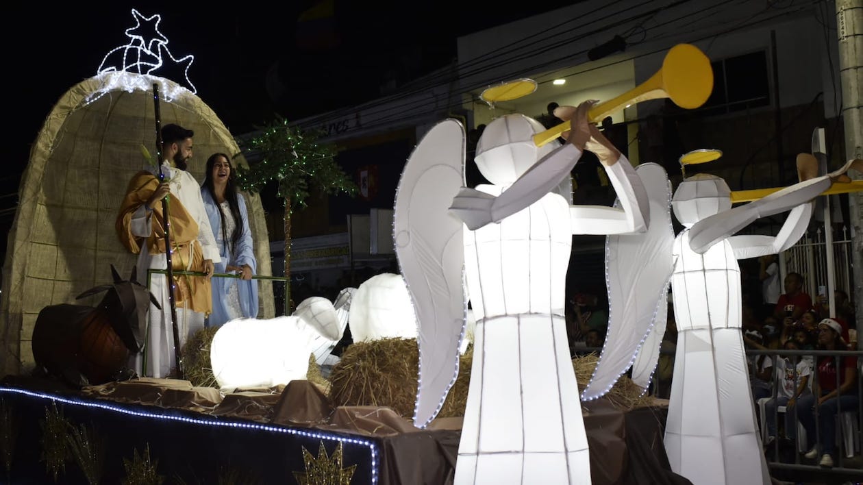 Figuras navideñas iluminadas.