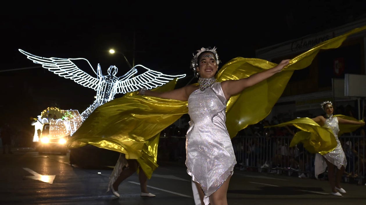 Participante en la Gran Parada de La Luz.