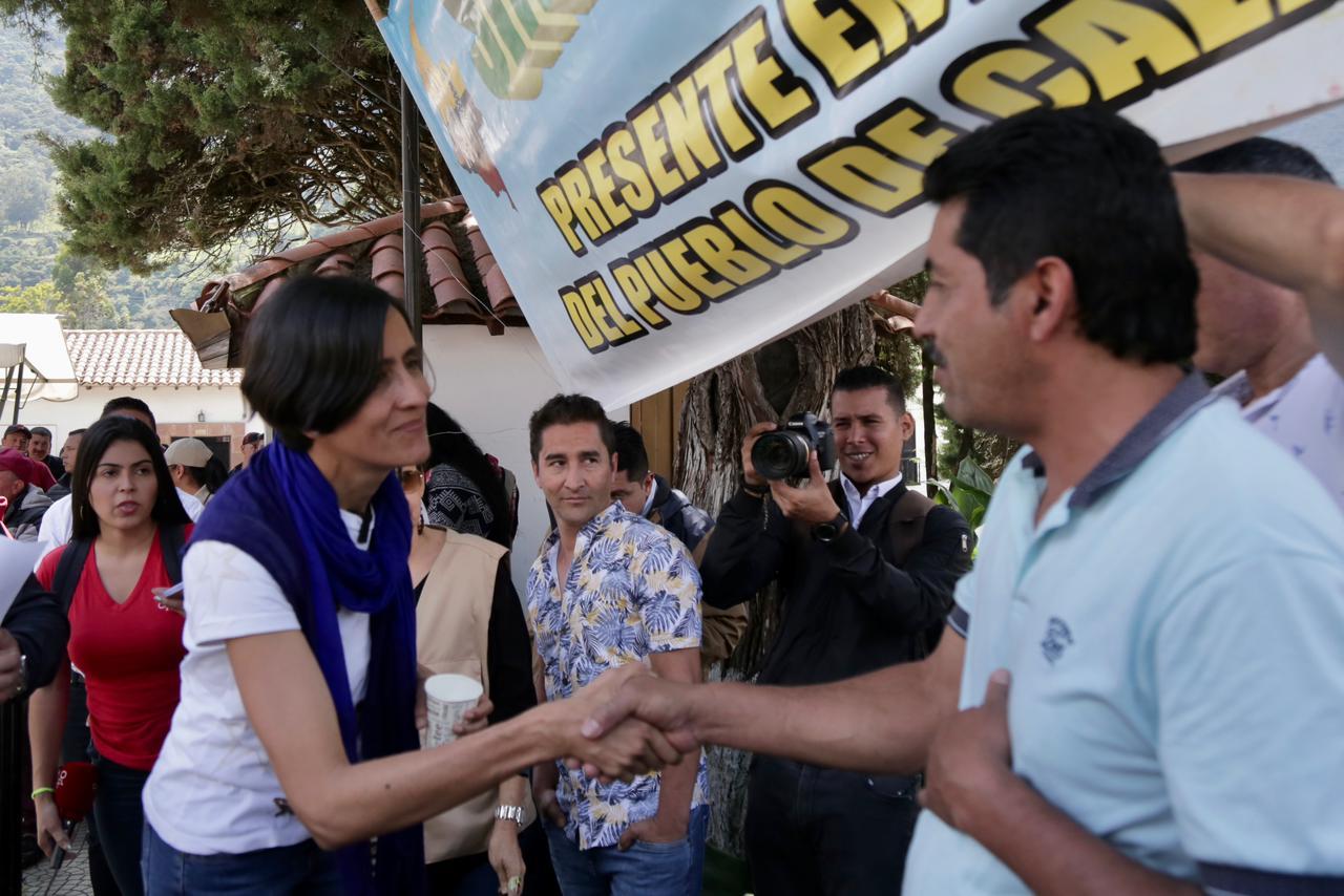 La Ministra del Medio Ambiente escuchando a la comunidad de Santurbán.