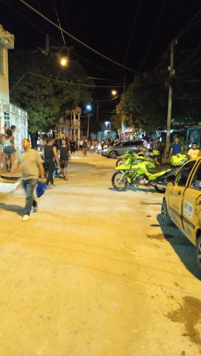 Cortesía La Policía atenta en la zona.