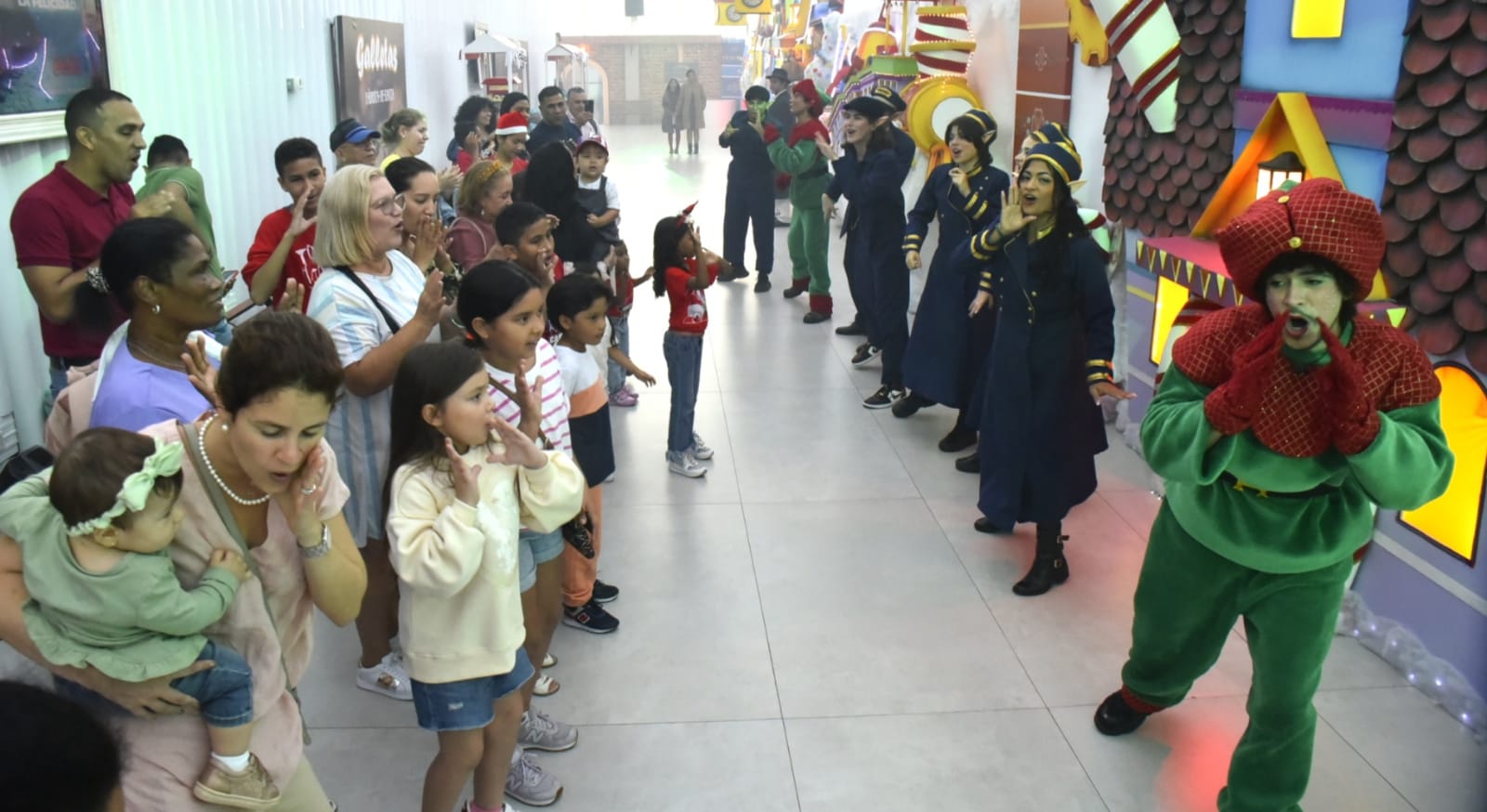 La 'Fabrica de Santa', espectáculo navideño para niños y adultos en el Pabellón de Cristal