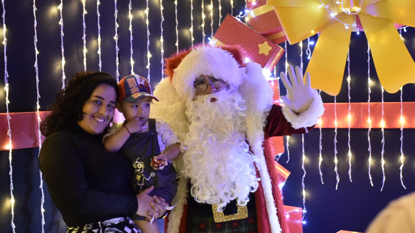 Papa Noel en la 'Fabrica de Santa', en el Pabellón de Cristal