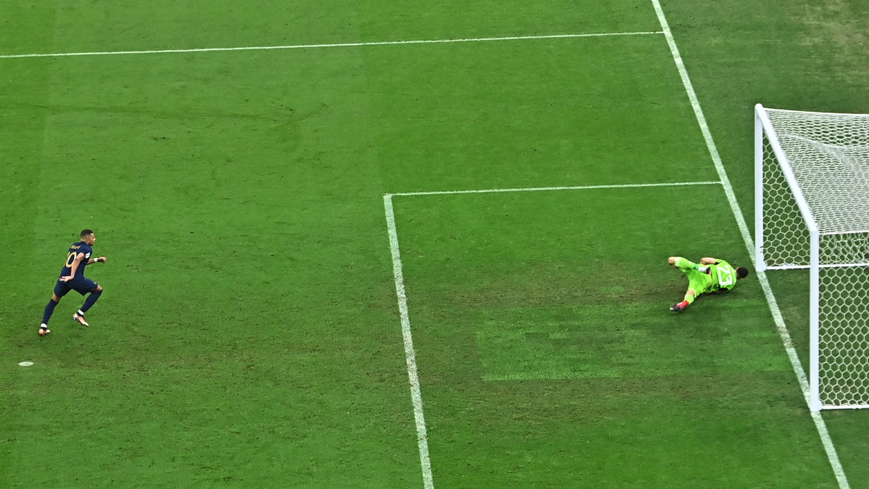 Mbappé celebrando uno de sus goles.