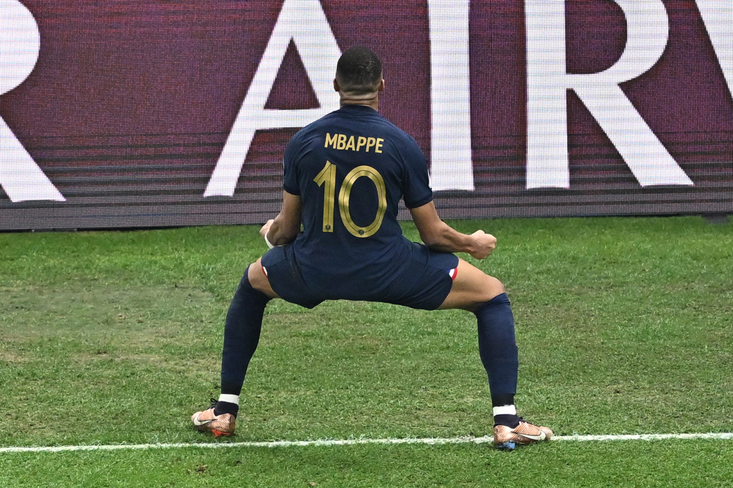 Mbappé celebrando uno de sus goles.