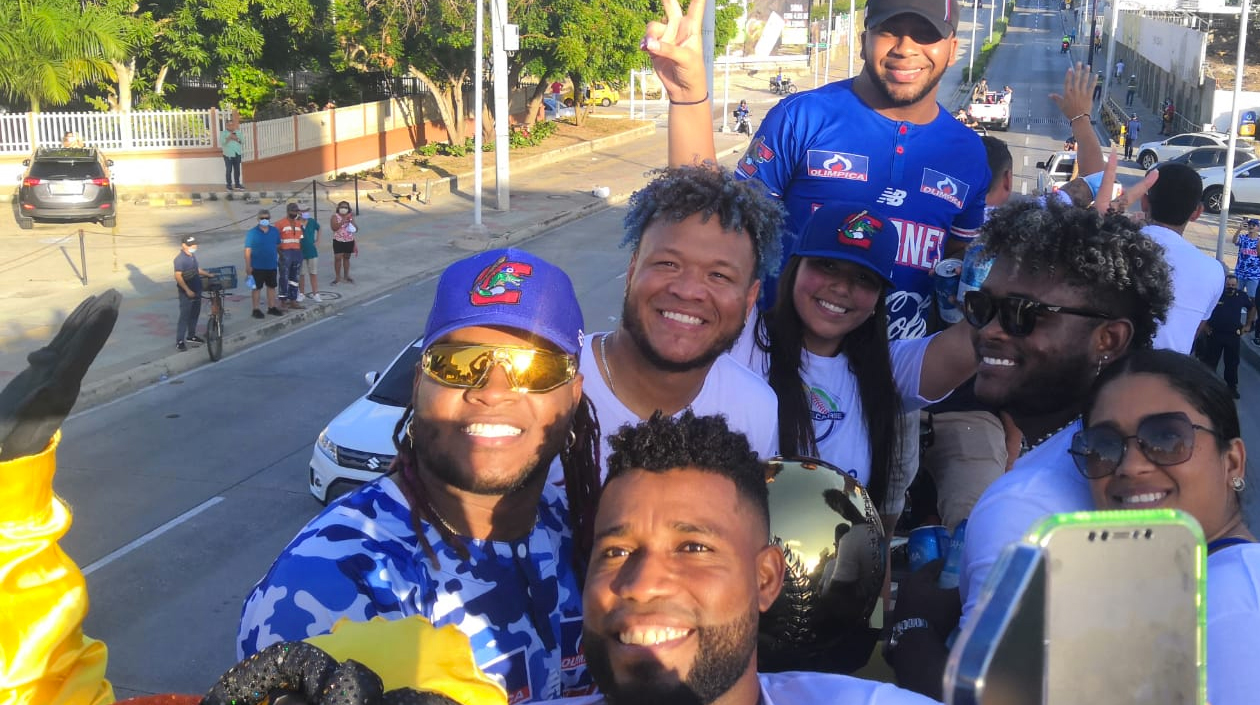 Una 'selfie' de los campeones durante el recorrido.