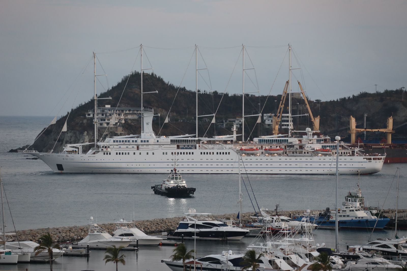 Windsurf y Wind Star los dos primeros cruceros de la temporada en Santa Marta 