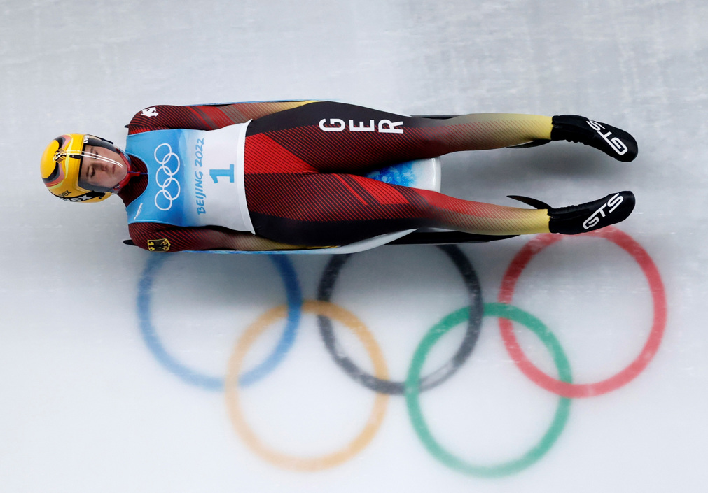 La alemana Natalie Geisenberger en acción durante la tercera carrera de la prueba individual de Luge de los Juegos Olímpicos de invierno de Pekín 2022. 