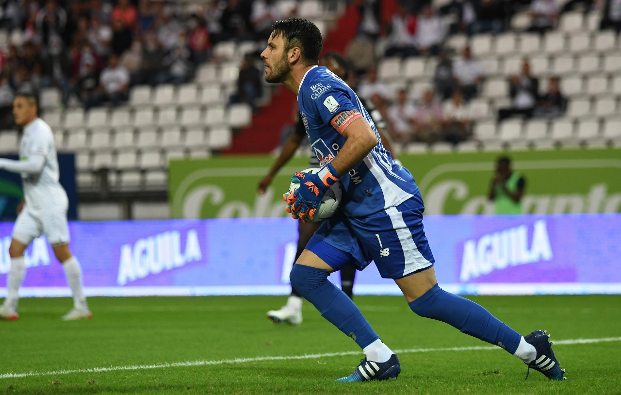 Sebastián Viera conjurando una acción de peligro.