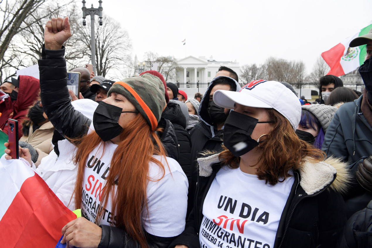Inmigrantes y organizaciones que los apoyan se unieron este lunes en manifestaciones espontáneas en varias ciudades estadounidenses en reclamo de una reforma migratoria tras la convocatoria de "Un Día Sin Inmigrantes" que hizo por TikTok a principios del mes el activista Carlos Eduardo Espina.