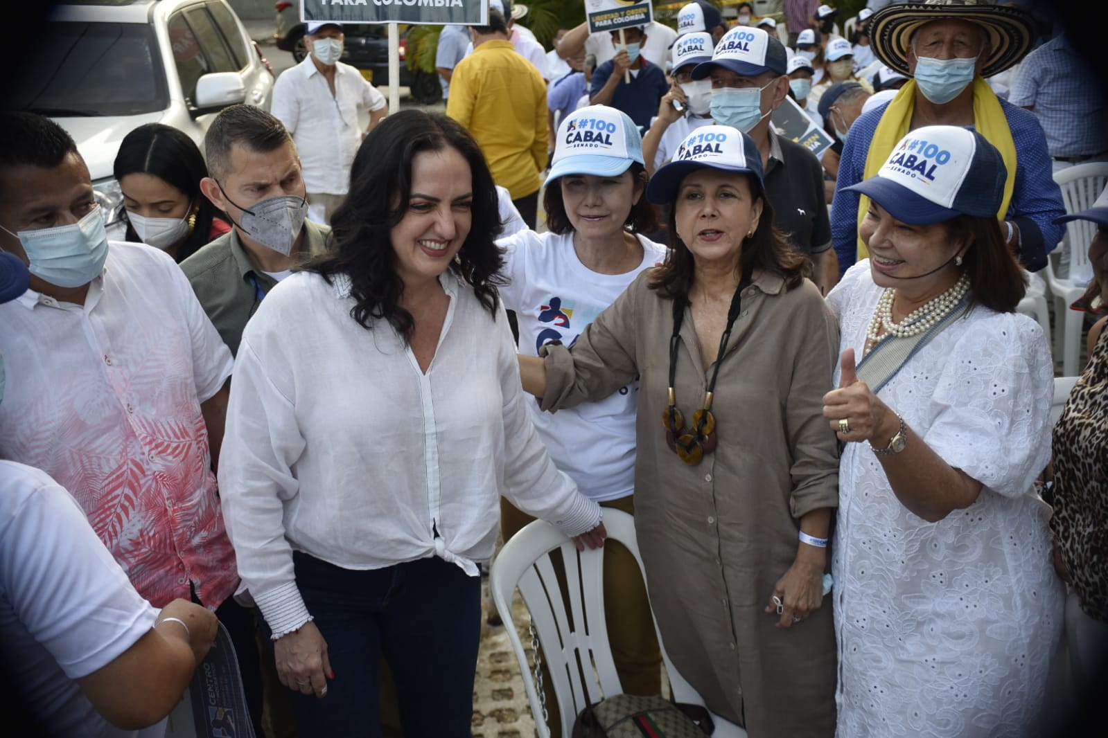 Cristian Mercado La senadora María Fernanda Cabal en campaña en Barranquilla.
