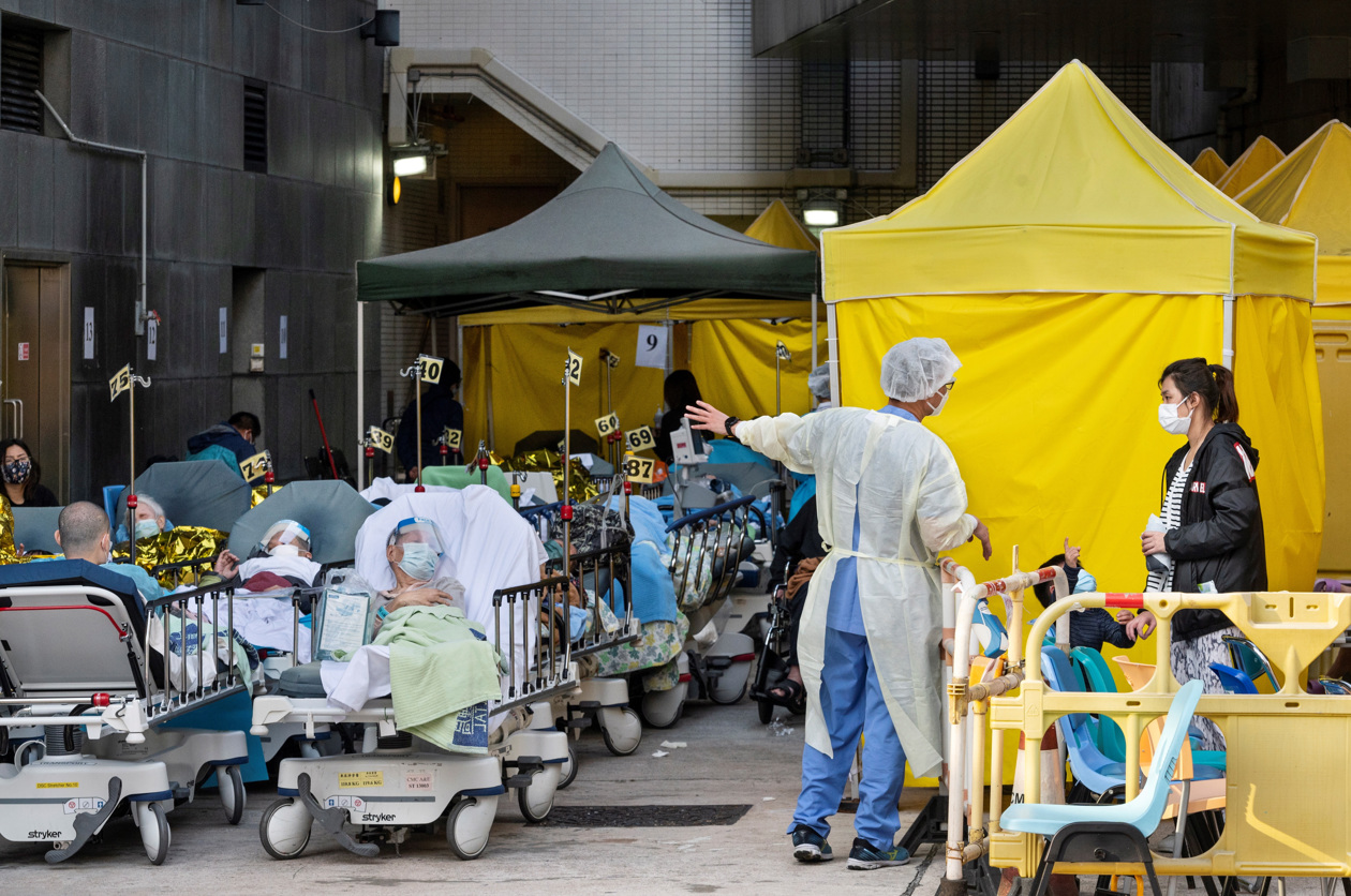 Colapso hospitalario en Hong Kong.