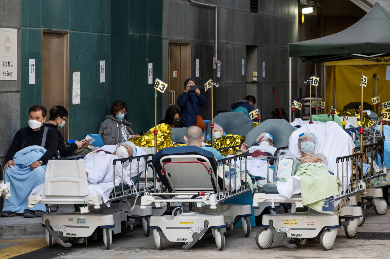 Colapso hospitalario en Hong Kong.