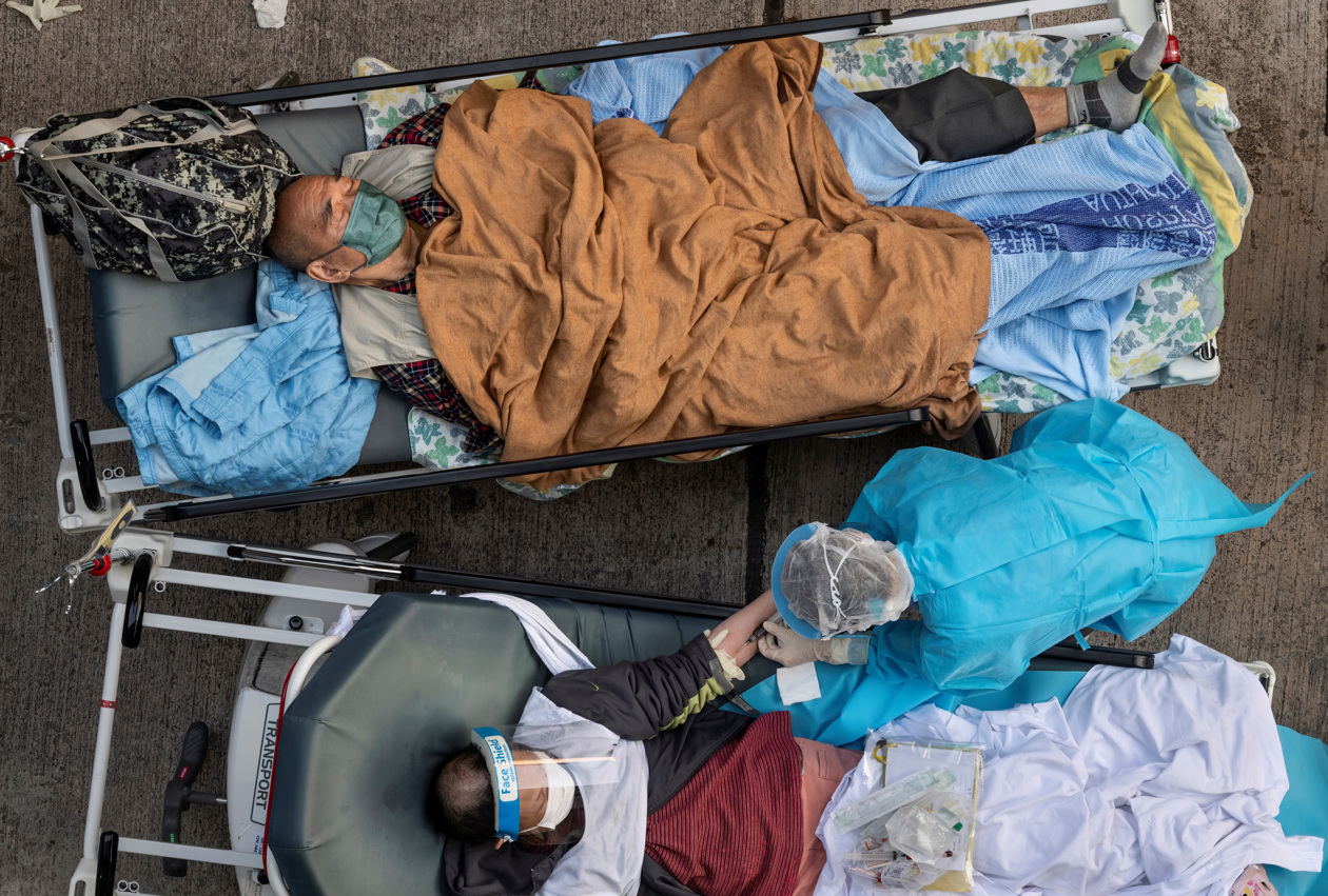 Colapso hospitalario en Hong Kong.