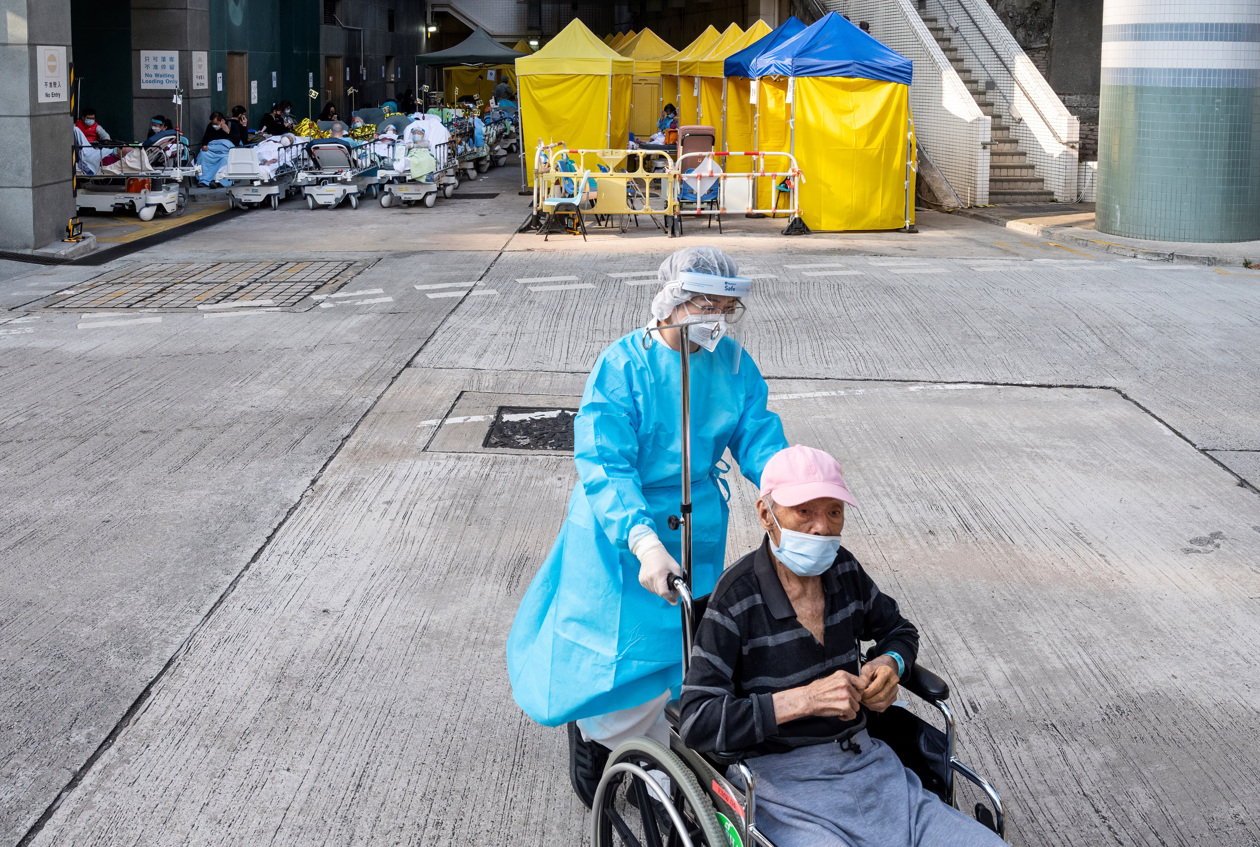 Colapso hospitalario en Hong Kong.