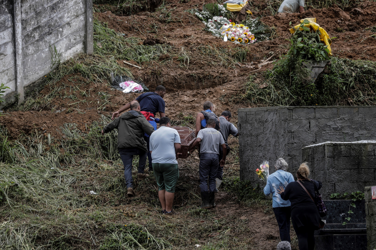Imágenes de la emergencia en Petrópolis.