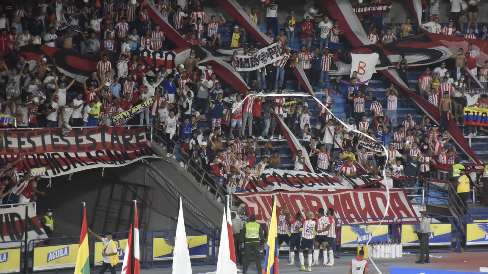 celebración juniorista del gol de 'Cariaco'.
