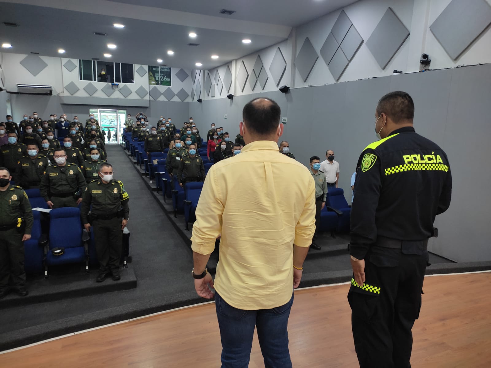 El director de la Oficina de Seguridad, Nelson Patrón, y el comandante de la Mebar, brigadier general Luis Carlos Hernández.